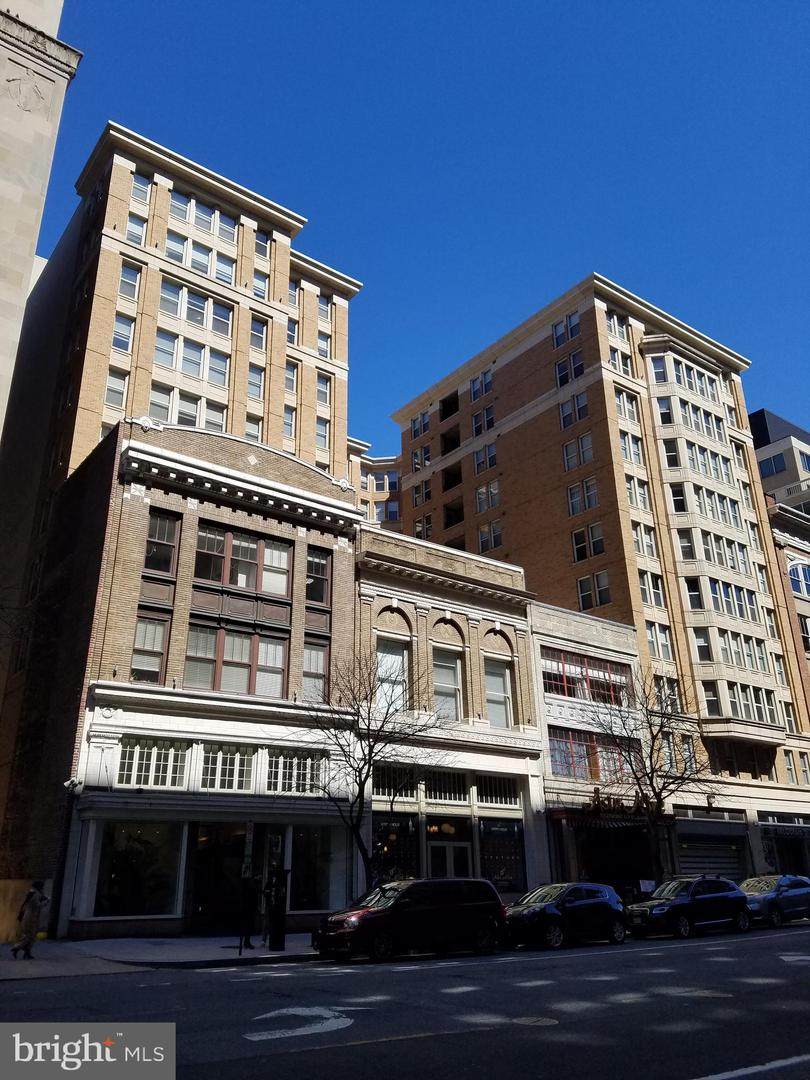 915 E Street - Photo 1