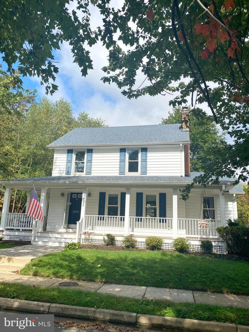 432 Luray Avenue - Photo 1