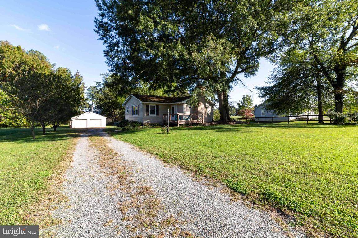 992 Royal Way - Photo 1