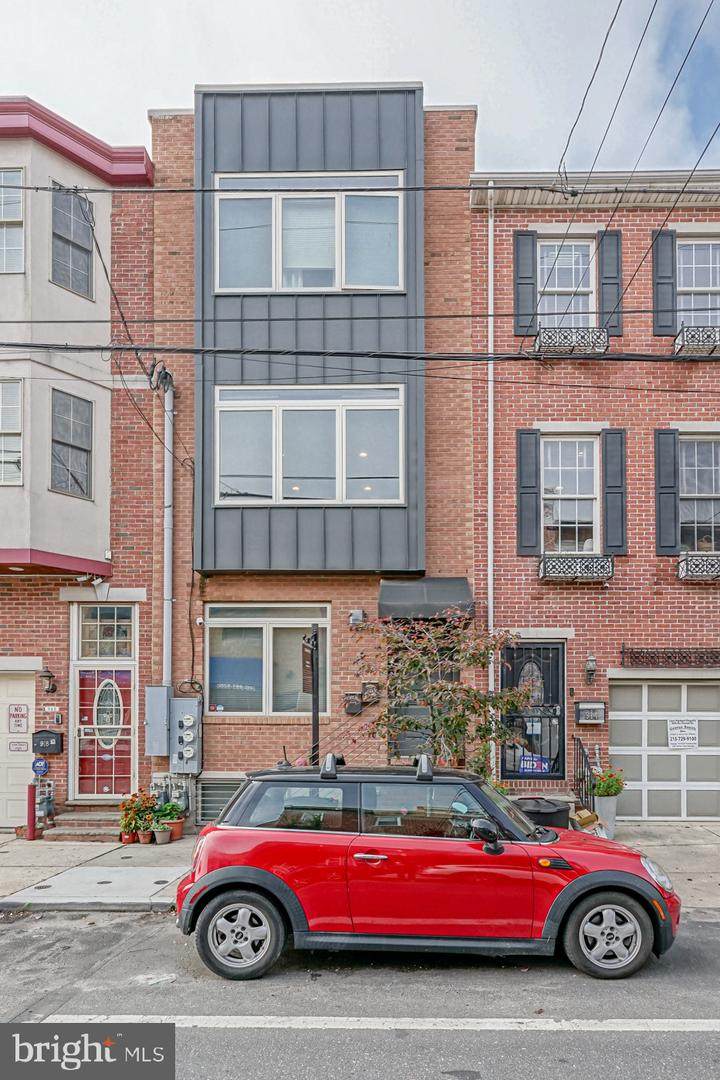 916 20TH Street - Photo 1