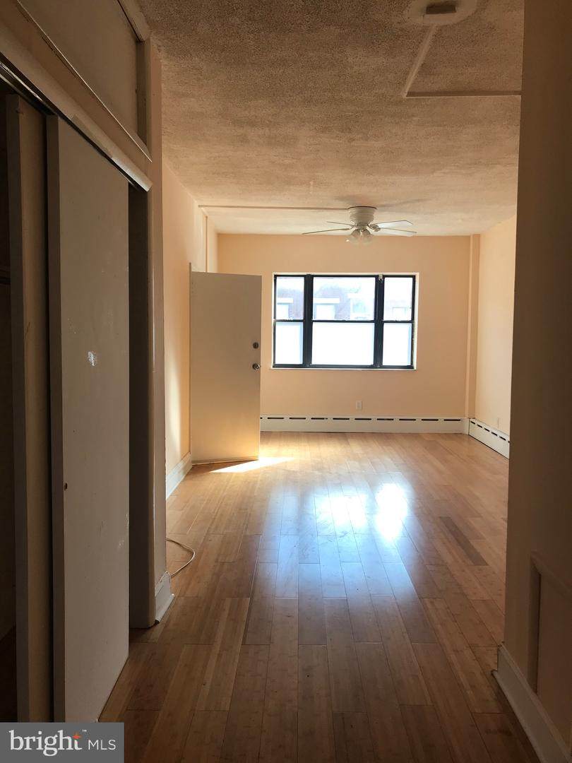 1922 10TH Street - Photo 1