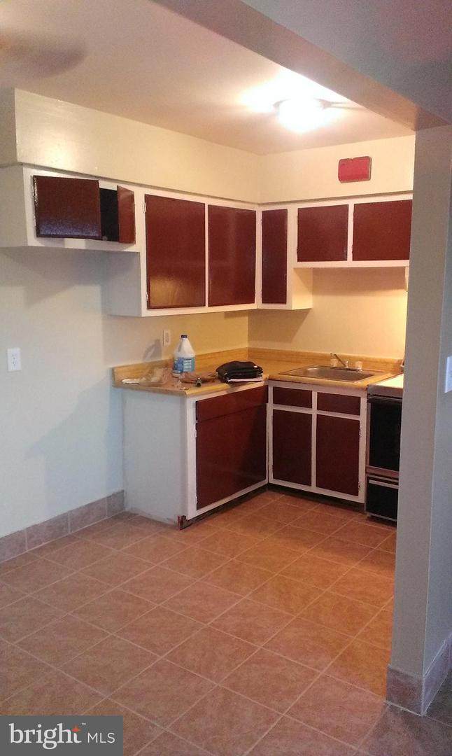 96 Kempton Ave - Photo 1
