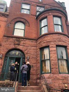 9 Logan Circle - Photo 1