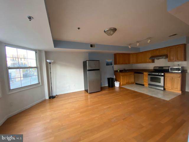 459 12TH Street - Photo 1