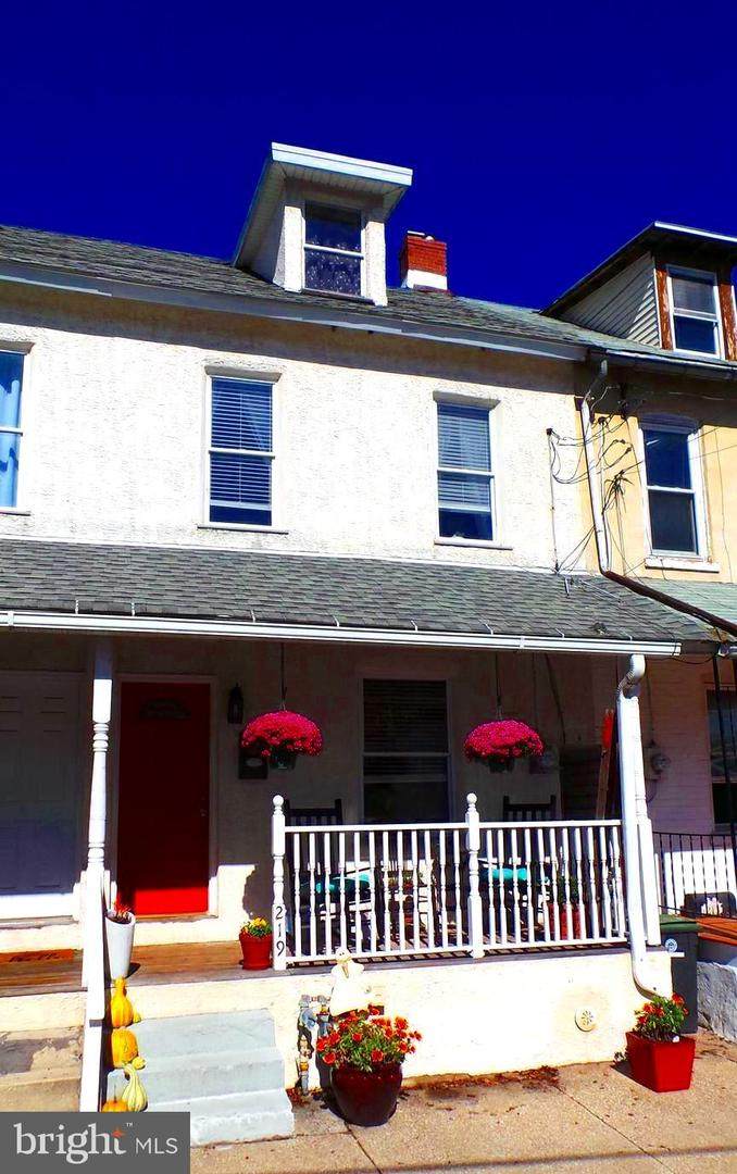 219 Walnut Street - Photo 1