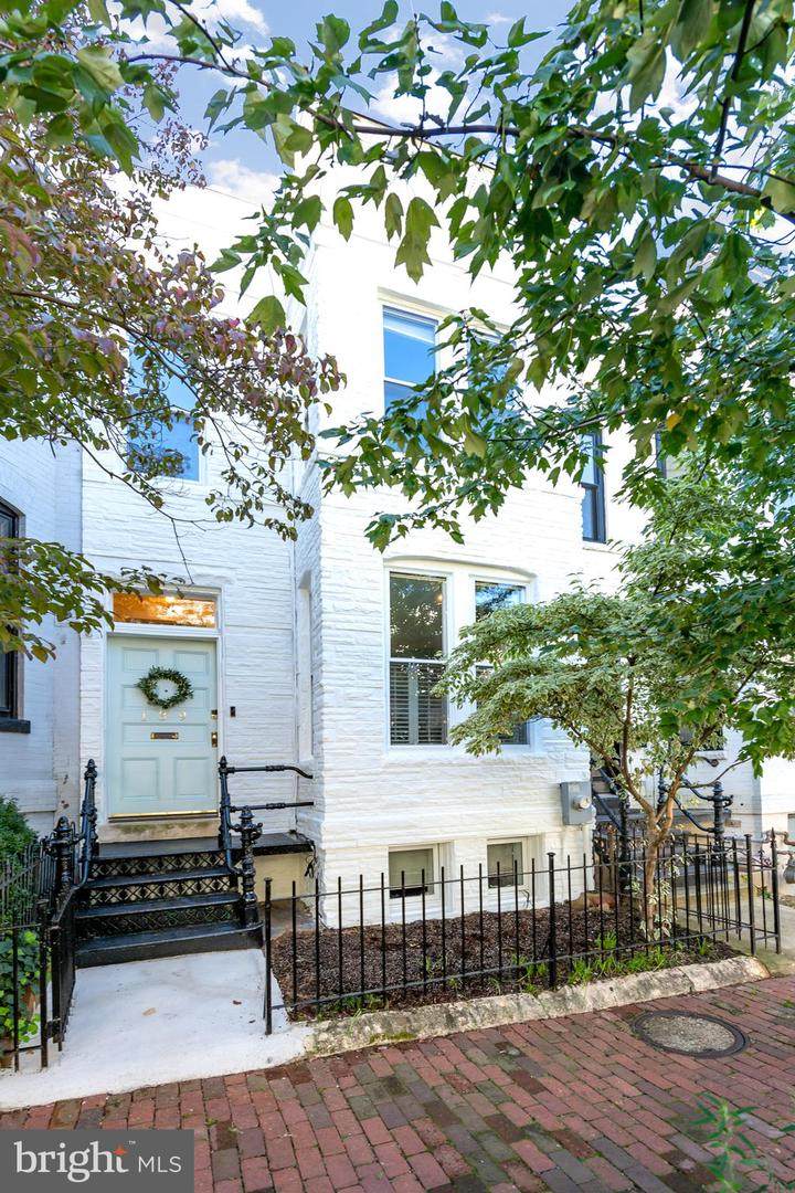 139 E Street - Photo 1
