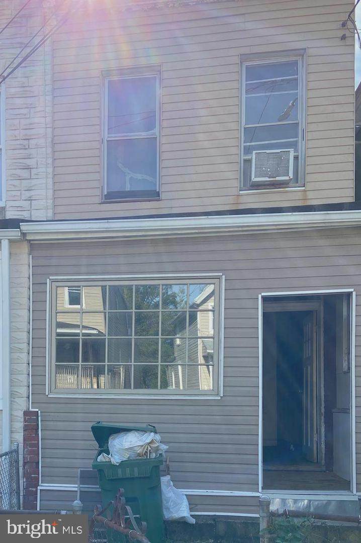 1946 Sponson Street - Photo 1