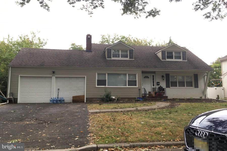 977 Country Club Dr - Photo 1