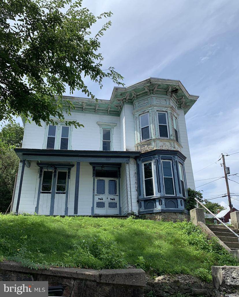 331 2ND Street - Photo 1