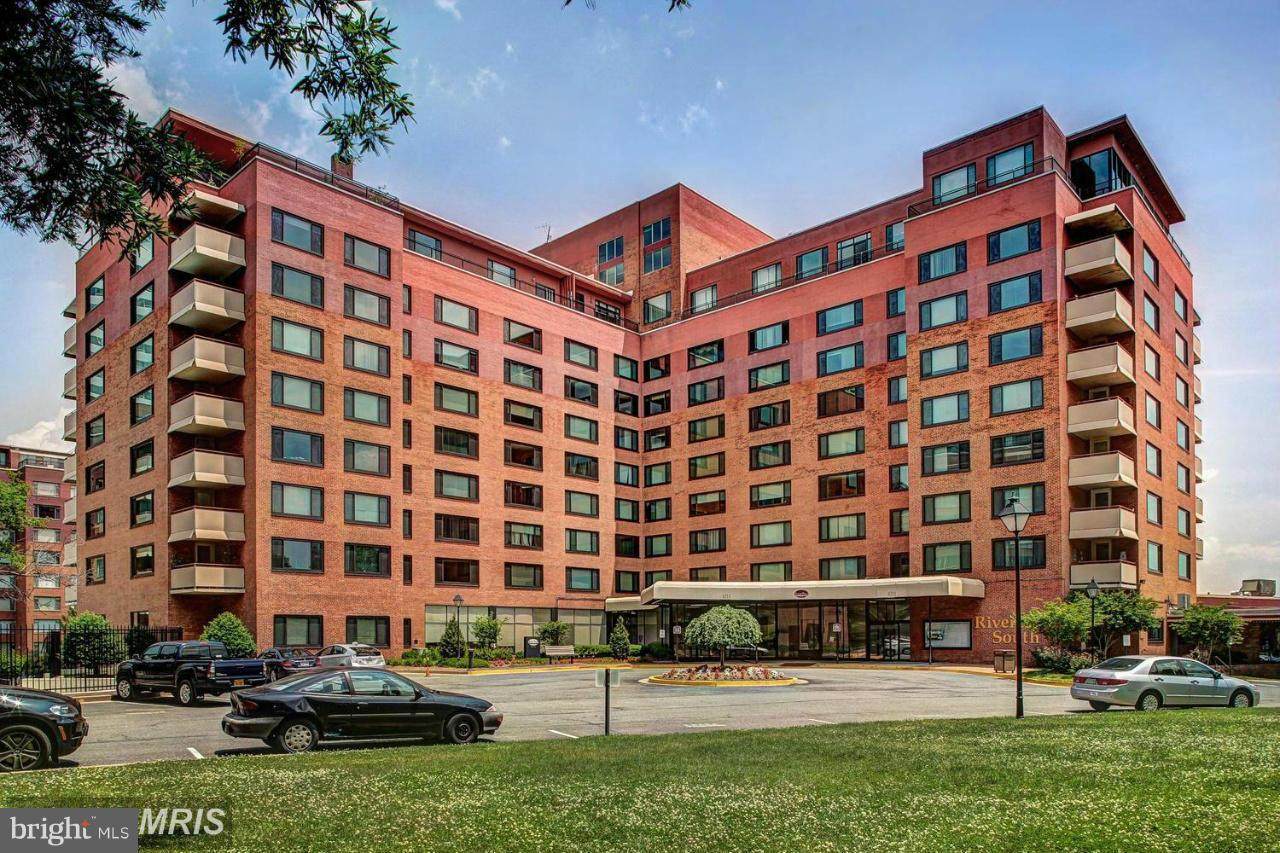 1021 Arlington Boulevard - Photo 1