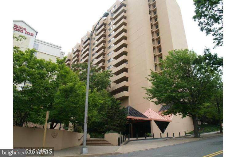 1301 N Courthouse Road - Photo 1