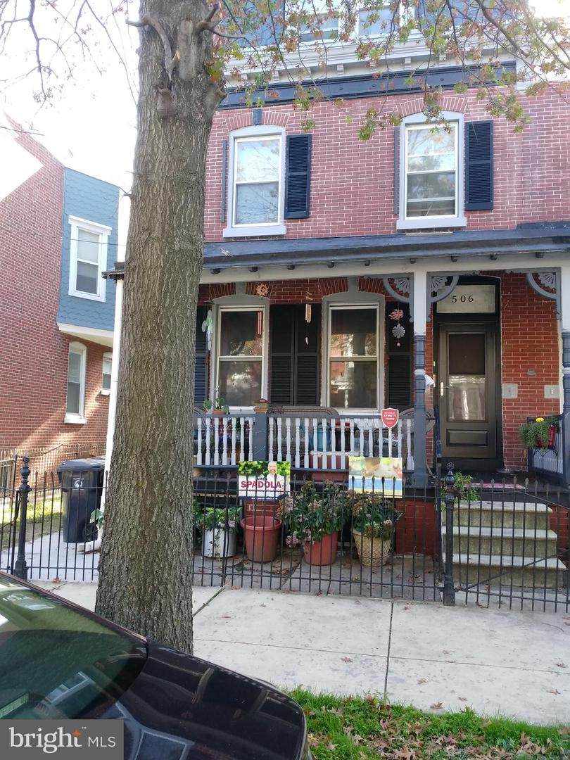 506 9TH Street - Photo 1