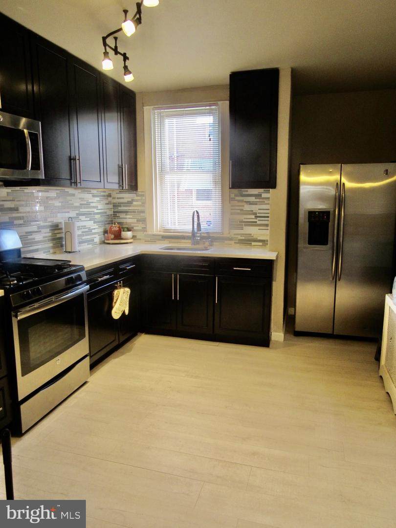 1140 Rosalie Street - Photo 1