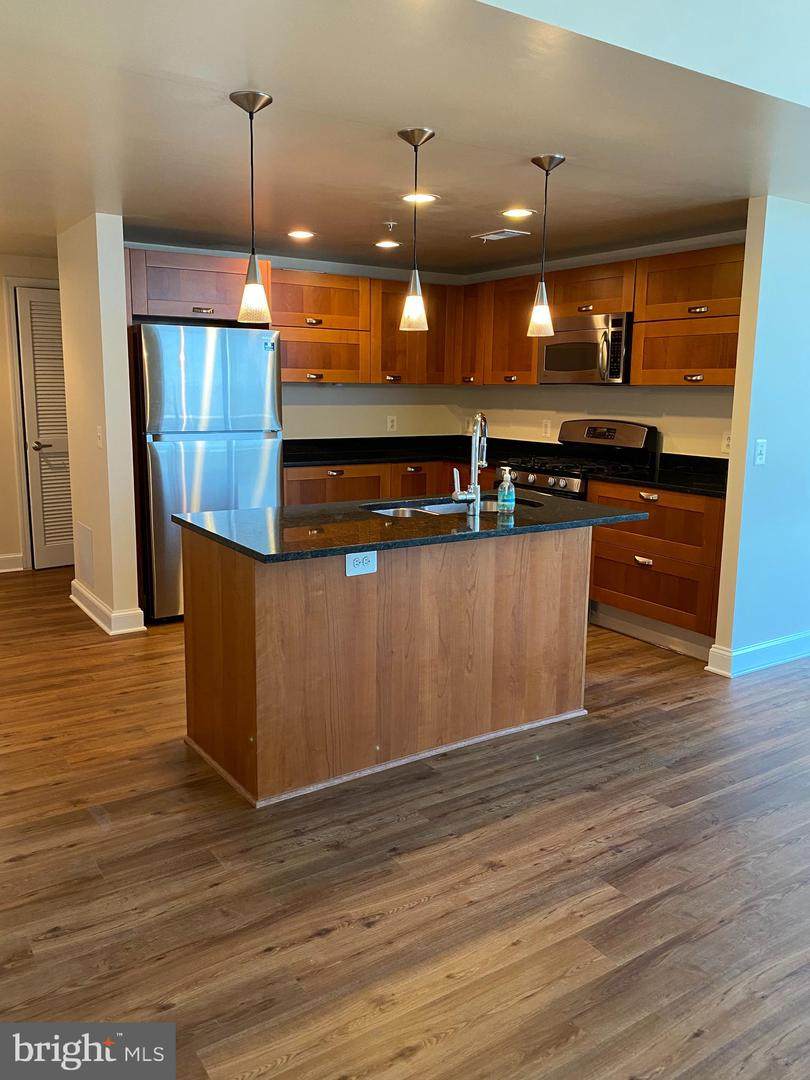 2451 Midtown Avenue - Photo 1