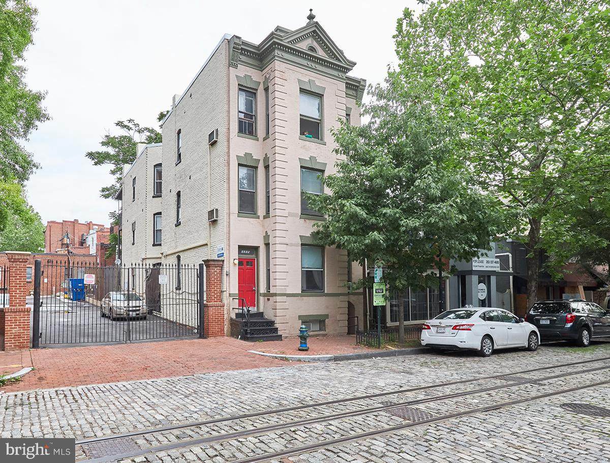3215 O Street - Photo 1
