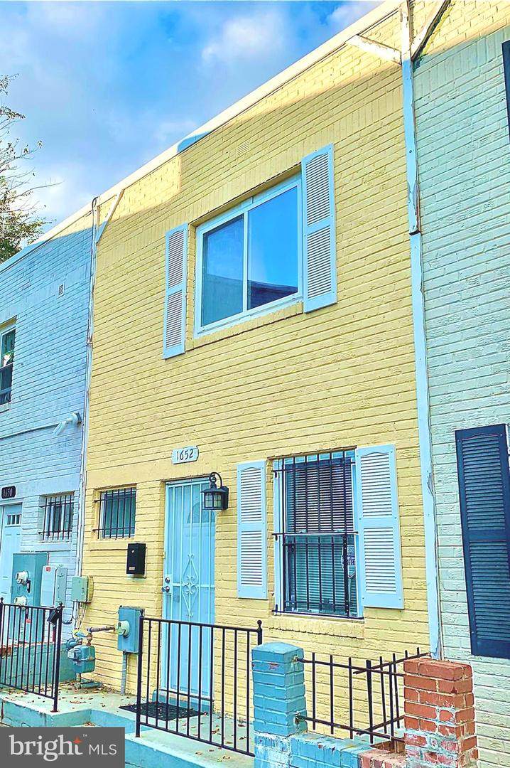 1652 F Street - Photo 1