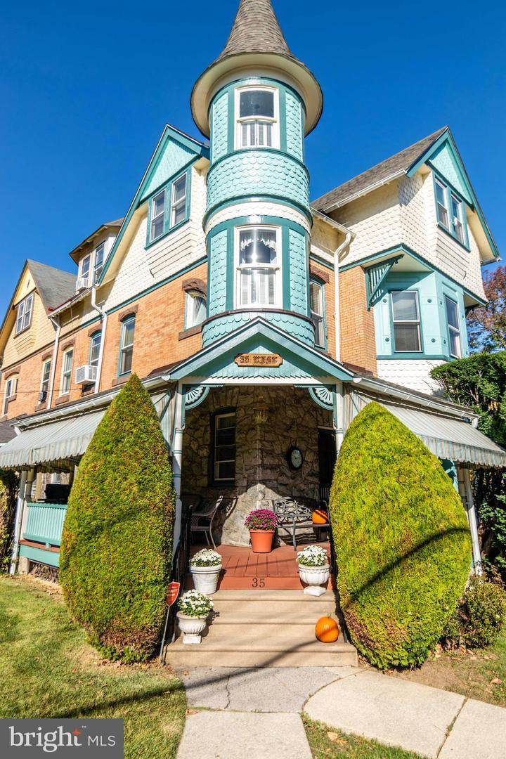 35 La Crosse Avenue - Photo 1