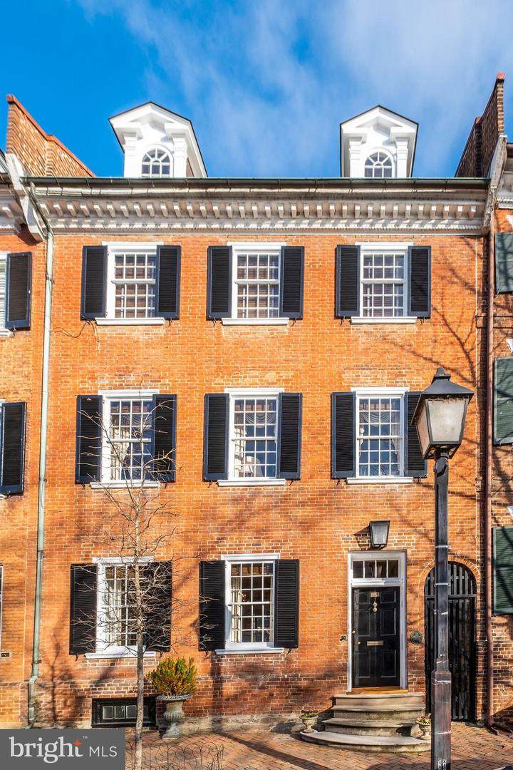 211 Prince Street - Photo 1
