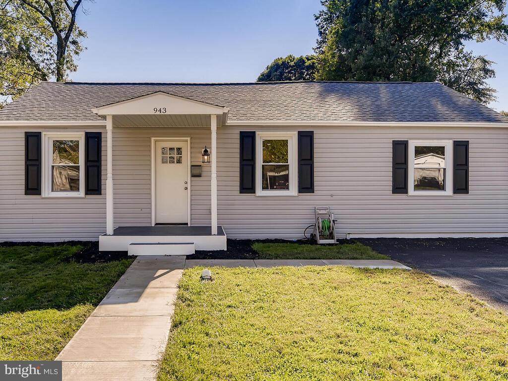 943 Renfrew Street - Photo 1