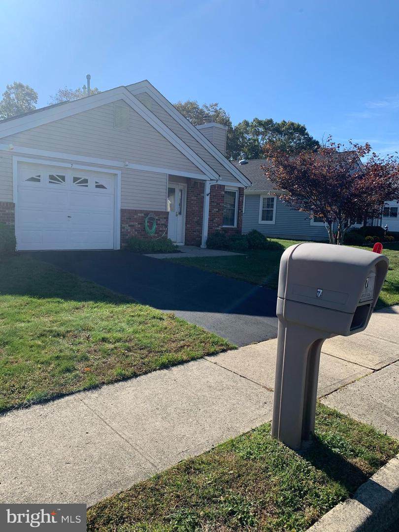 7 Dogwood Drive - Photo 1