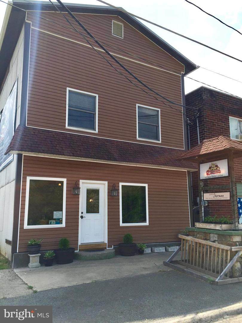 450 Latrobe Ave - Photo 1