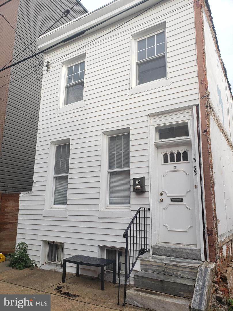 1333 Bancroft Street - Photo 1
