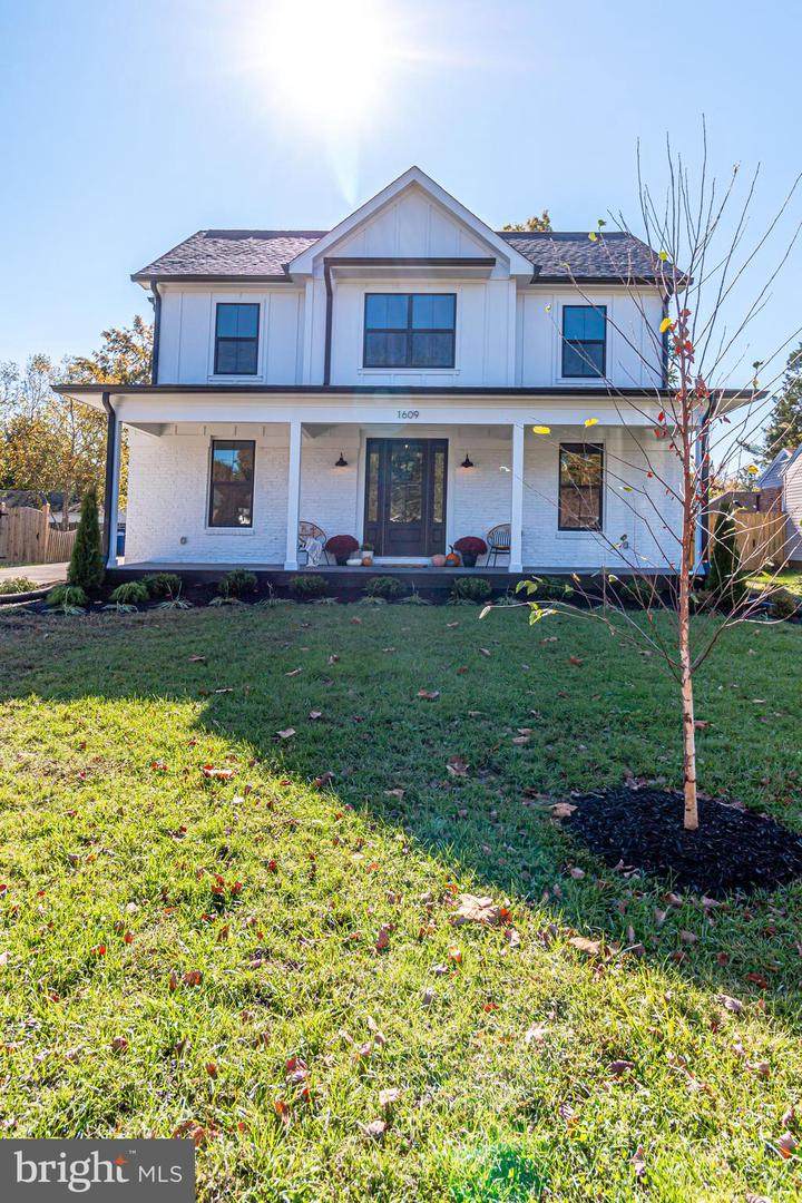 1609 Shenandoah Road - Photo 1