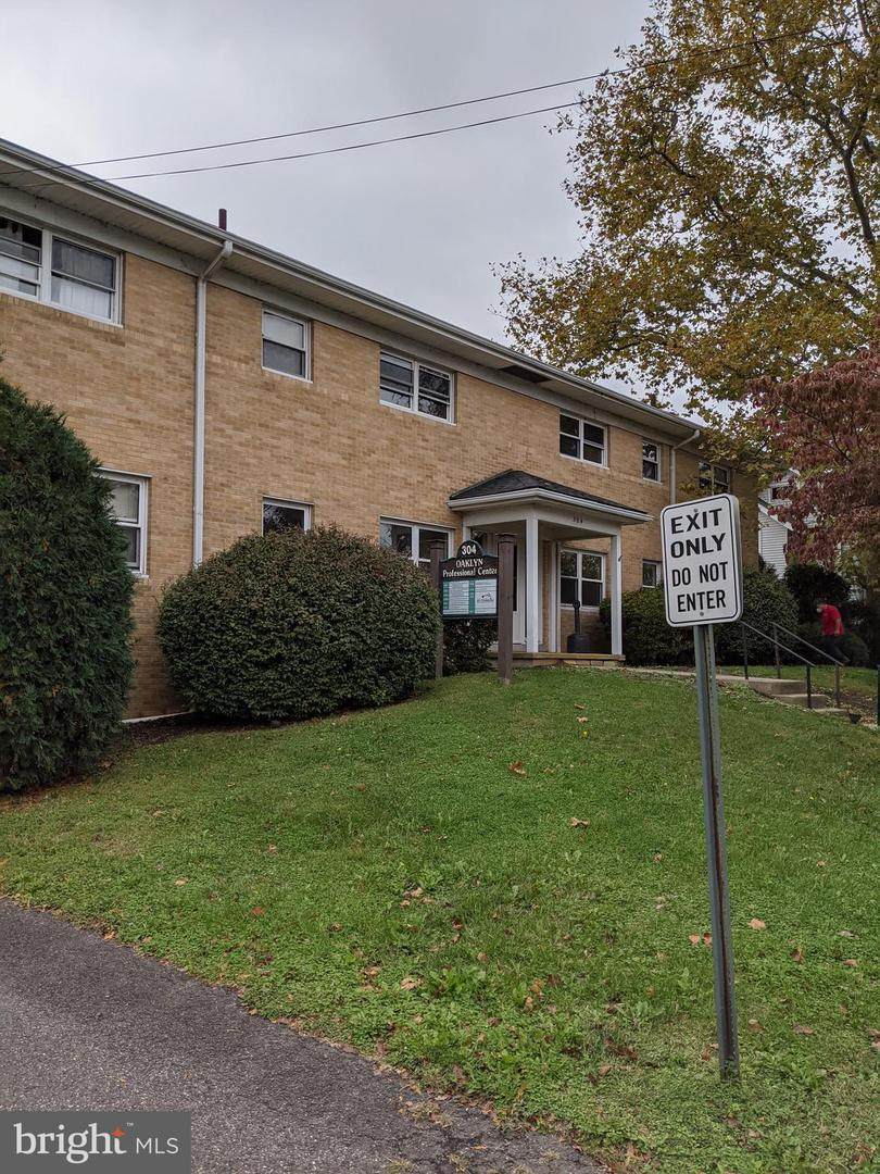 304 Newton Avenue - Photo 1