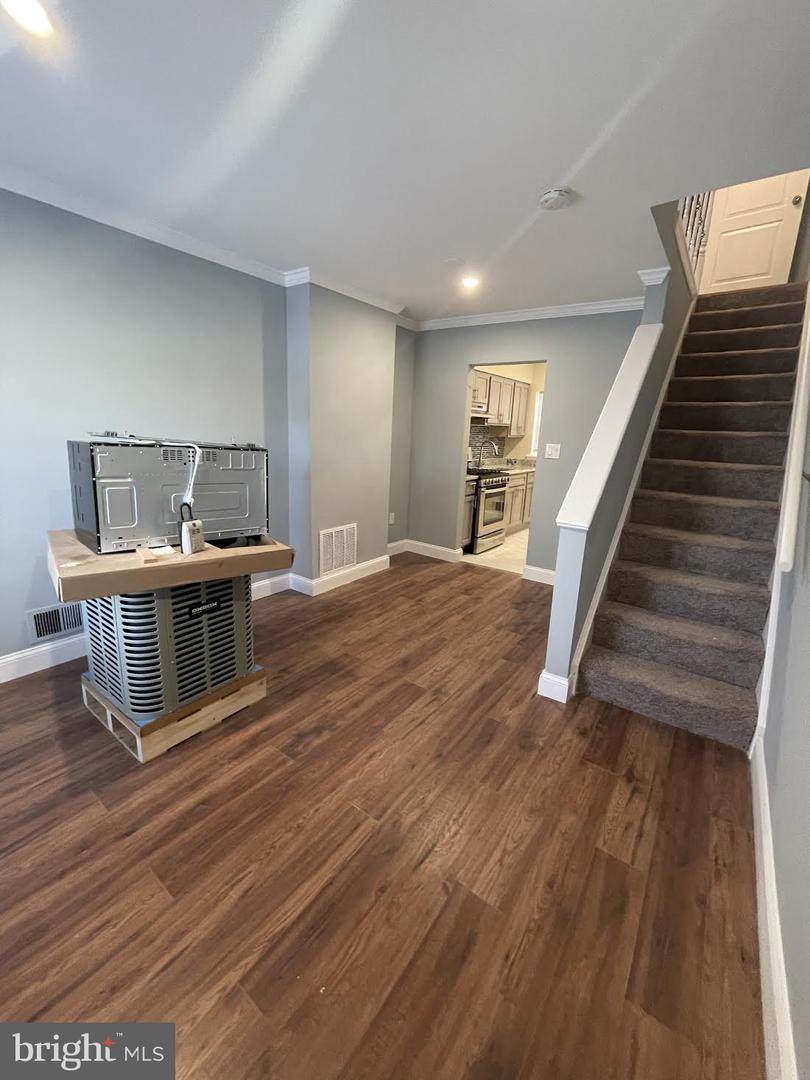 556 Gold Street - Photo 1