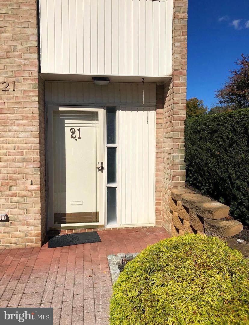 21 Stonehenge Circle - Photo 1