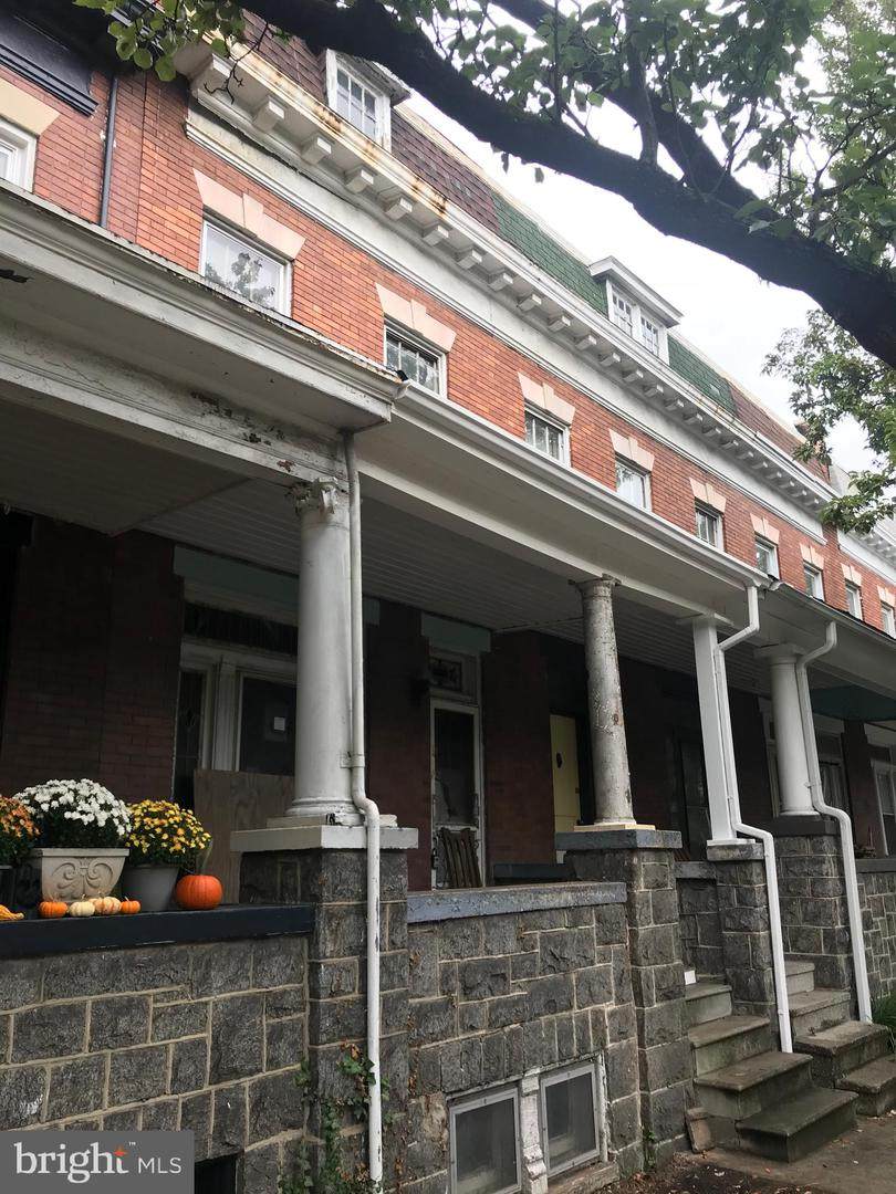 2720 Howard Street - Photo 1