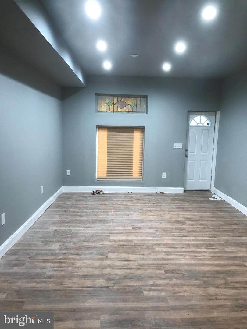2639 Barclay Street - Photo 1