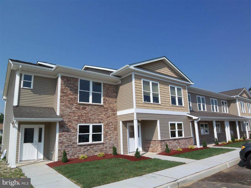 1,2,3,4,5,6,7,8,9,10 Whitaker Court - Photo 1