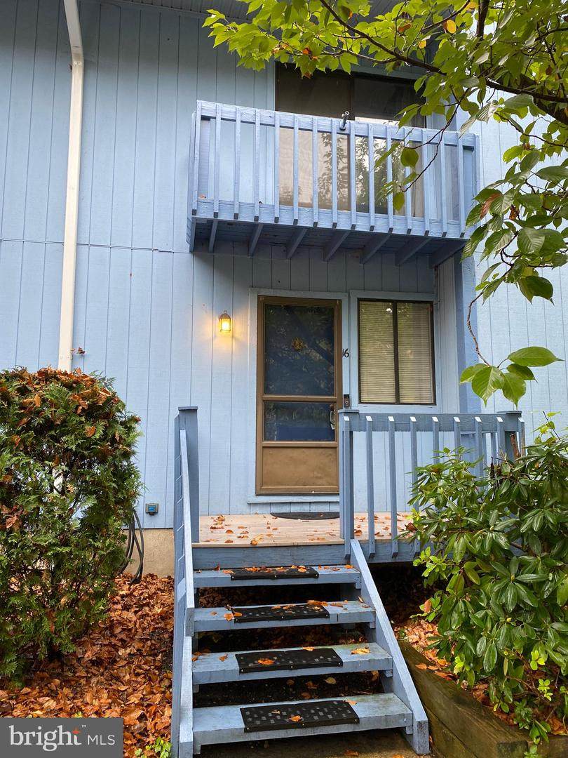 16 Trowbridge Lane - Photo 1