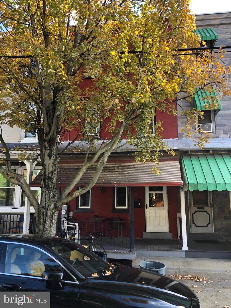 421 Pine Street - Photo 1