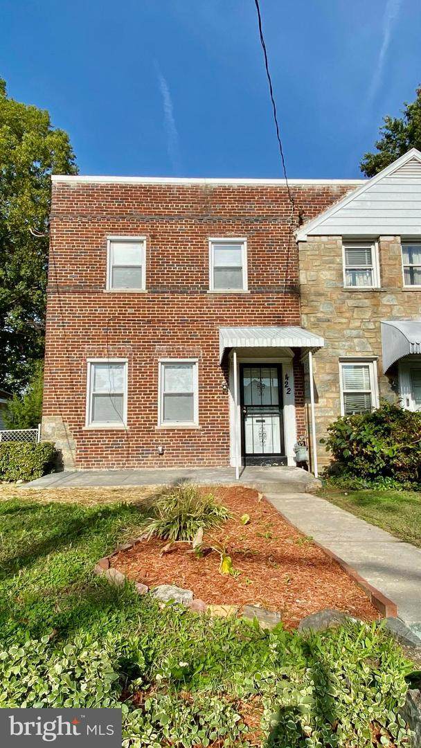 422 Oakwood Street - Photo 1
