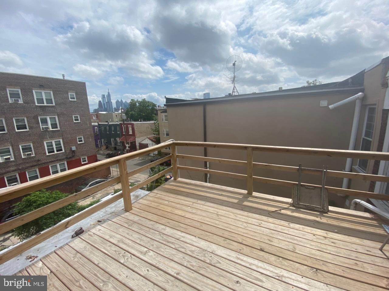 523 35TH Street - Photo 1