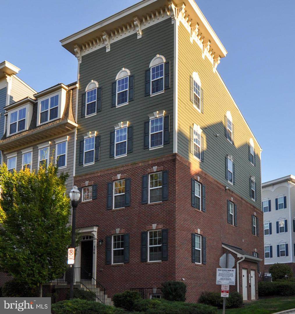 306 Park Avenue - Photo 1