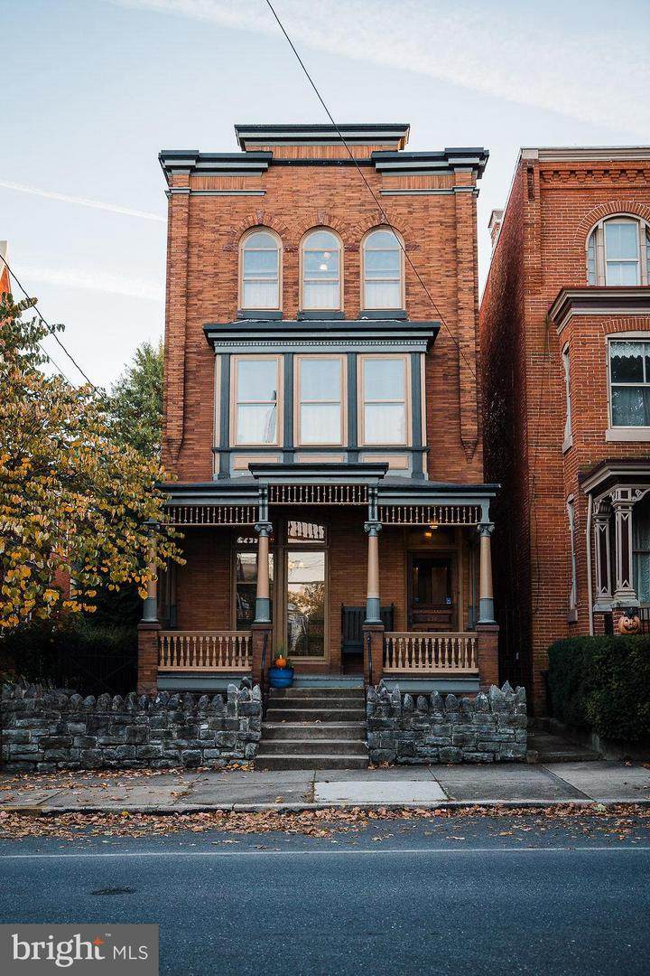 638 Chestnut Street - Photo 1