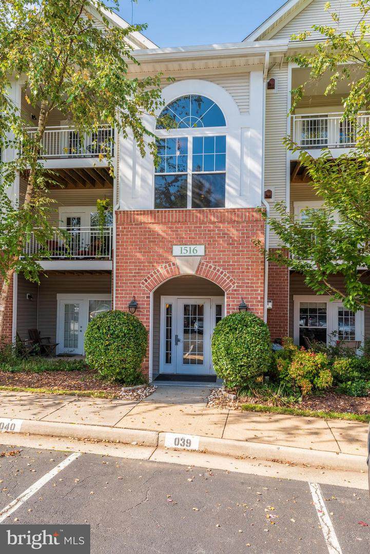 1516 Point Drive - Photo 1