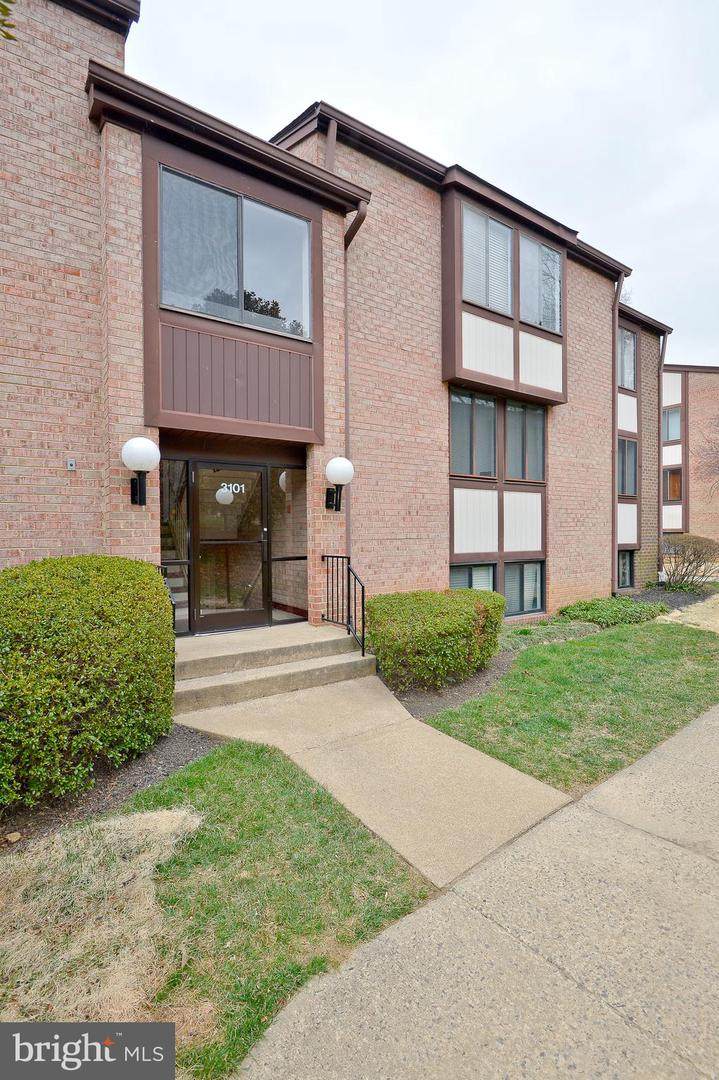 3101 Buccaneer Court - Photo 1