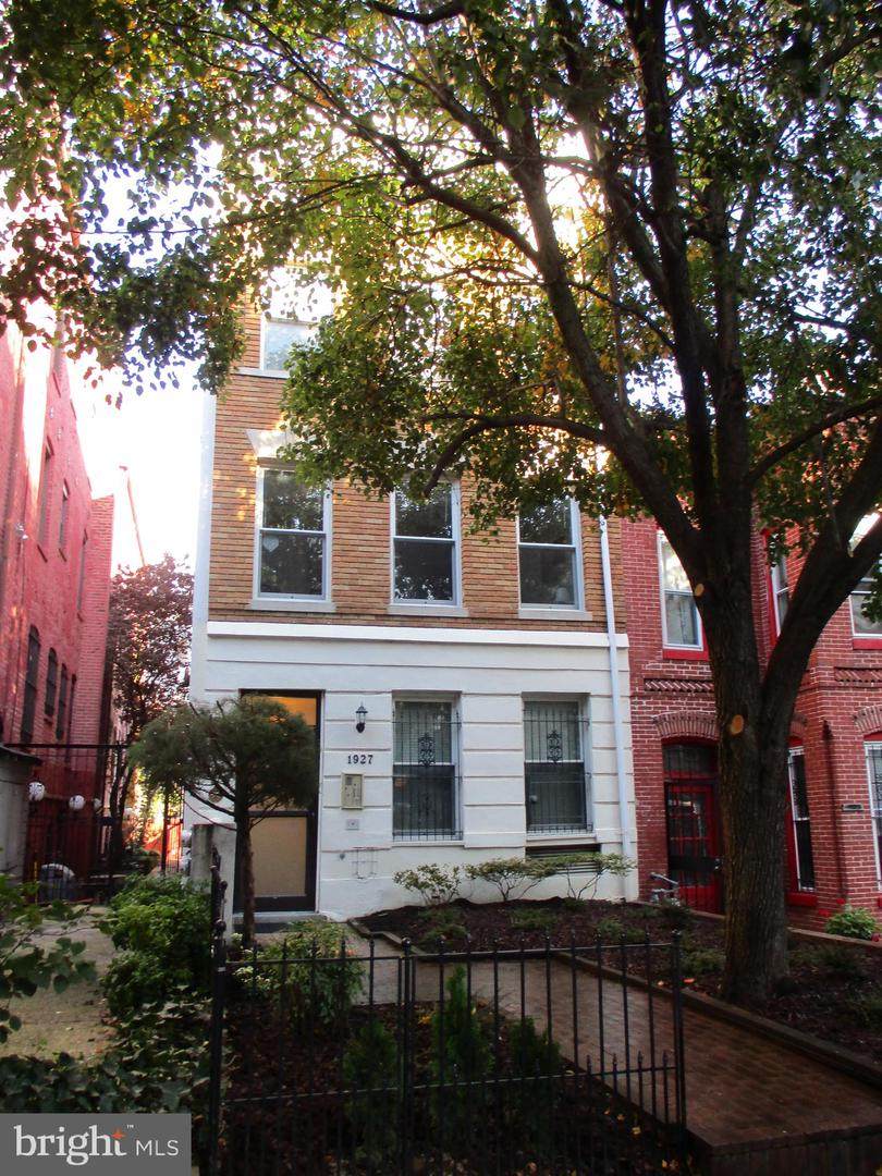 1927 17TH STREET - Photo 1