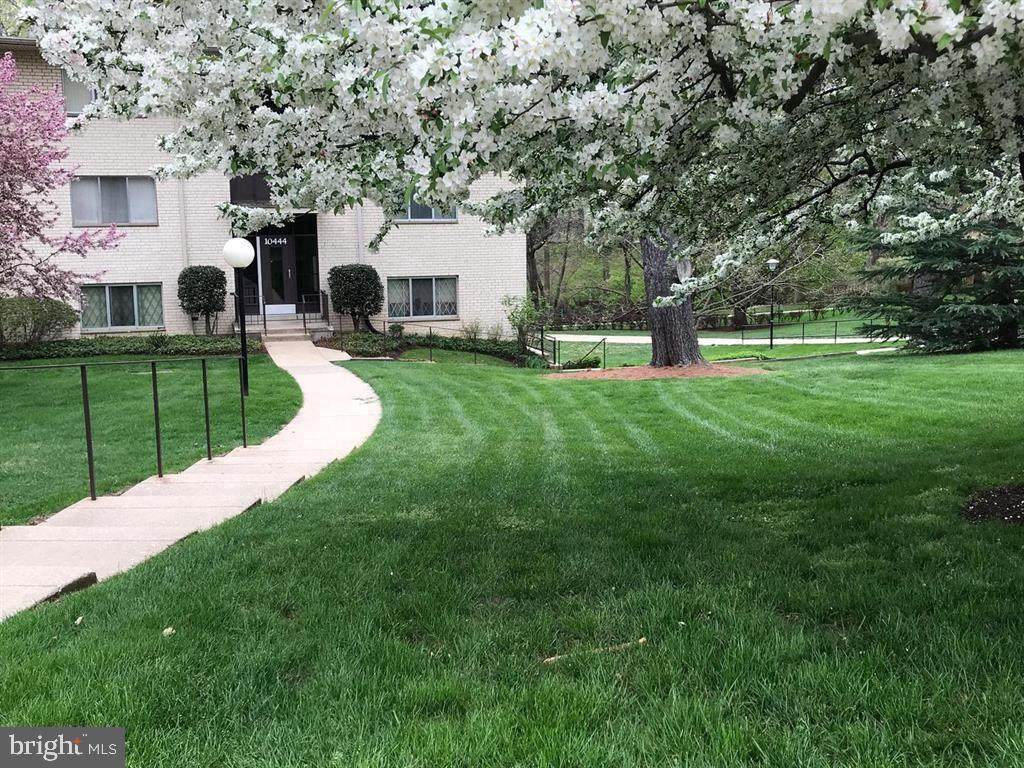 10444 Rockville Pike - Photo 1