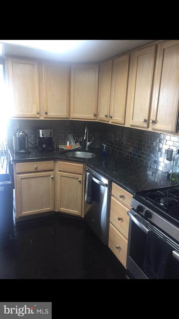 1326-42 Spruce Street - Photo 1
