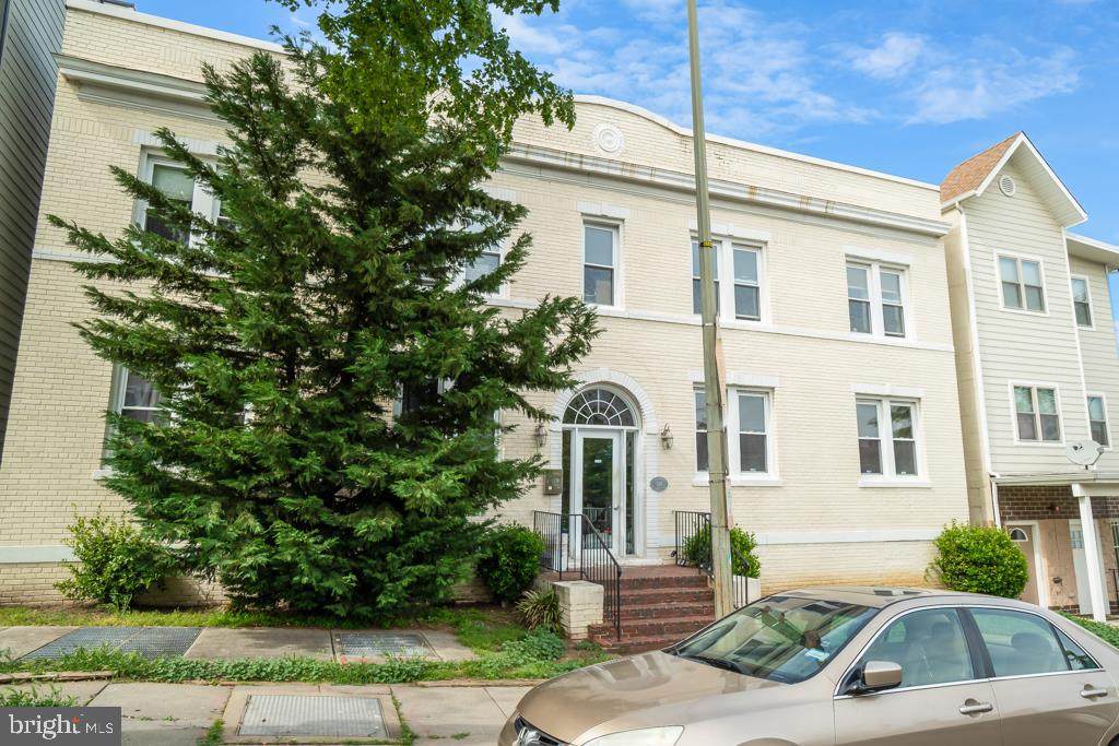 314 V Street - Photo 1