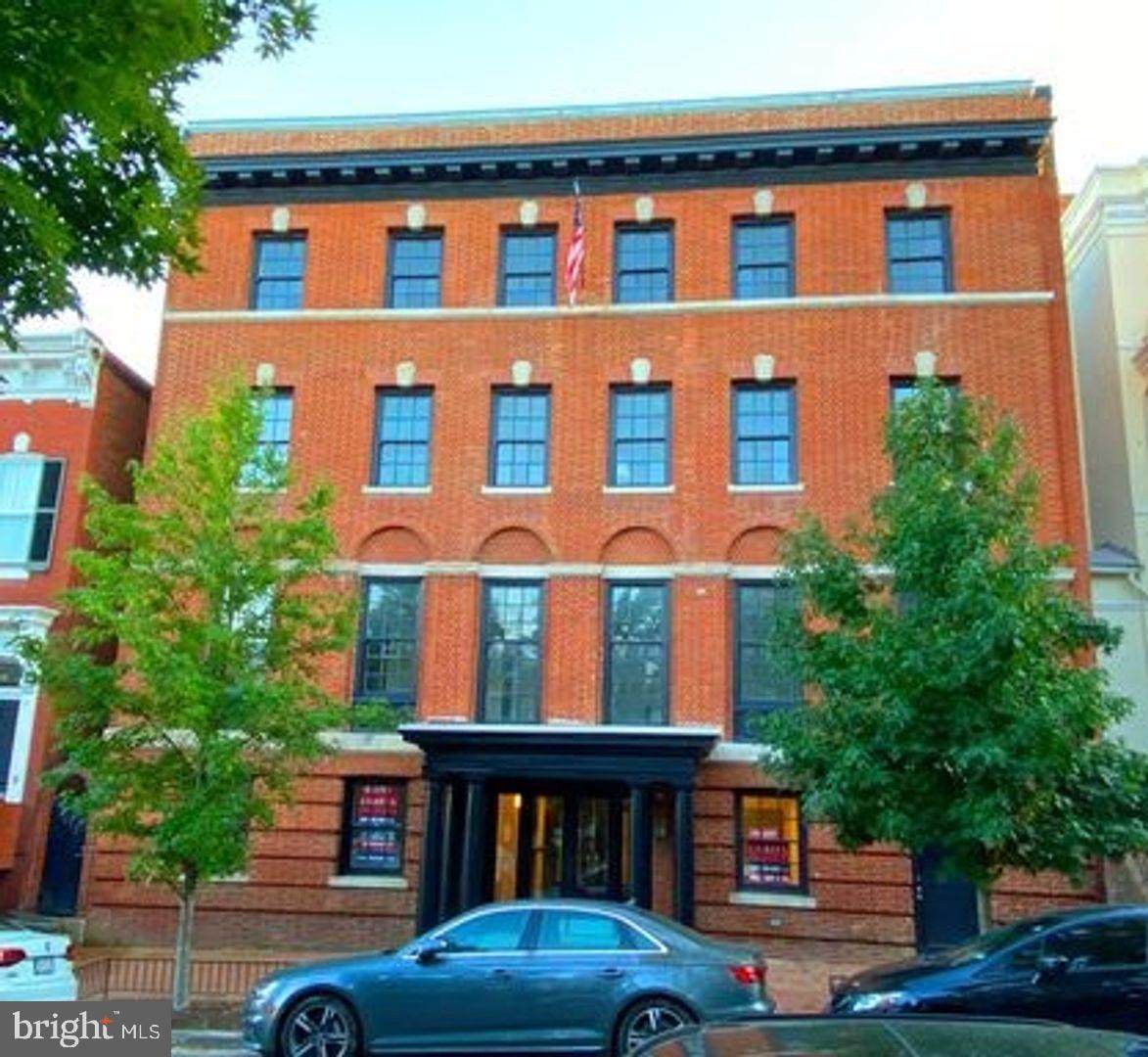 3016 Dumbarton Street - Photo 1
