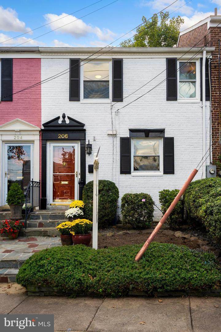 206 Guthrie Avenue - Photo 1