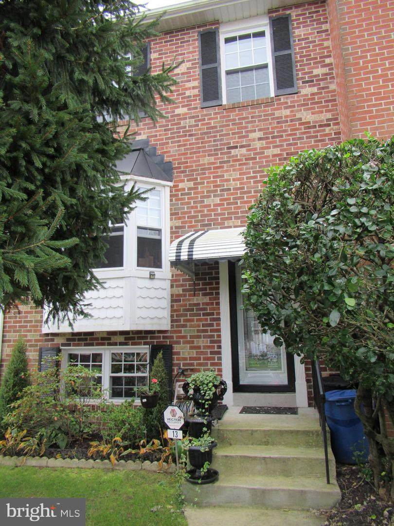 13 Powhurst Court - Photo 1