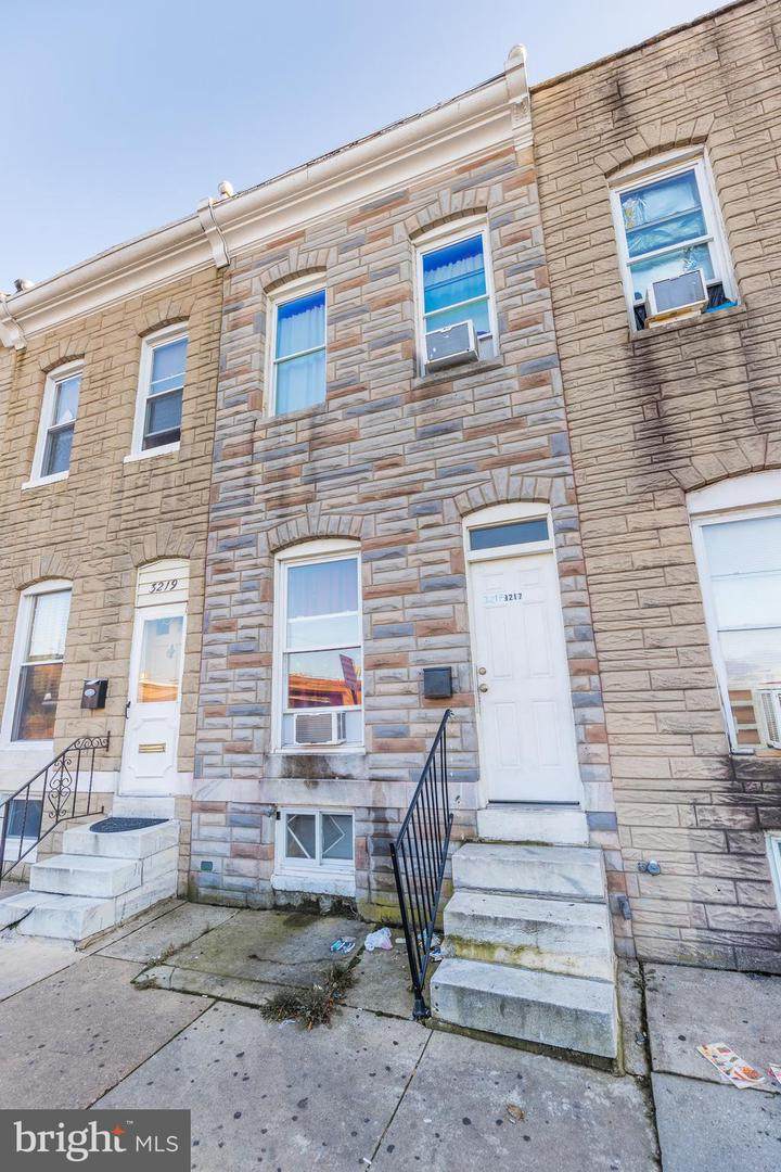 3217 Esther Place - Photo 1
