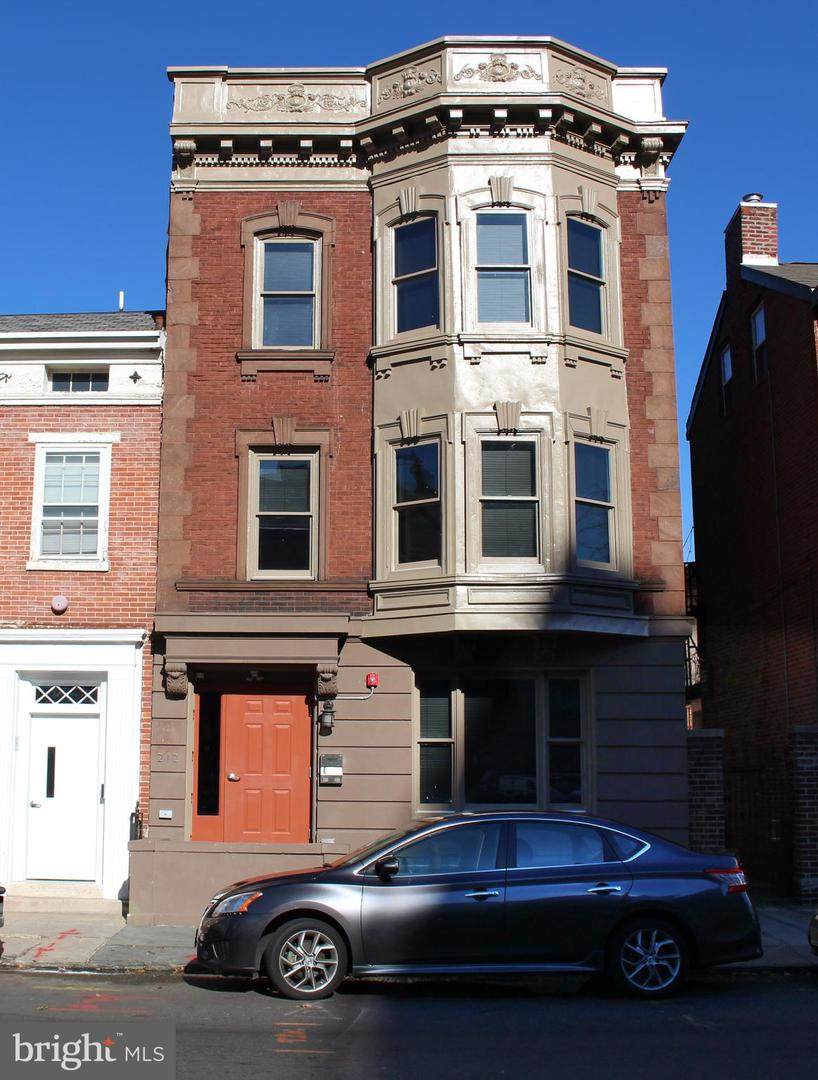 212 Hanover Street - Photo 1